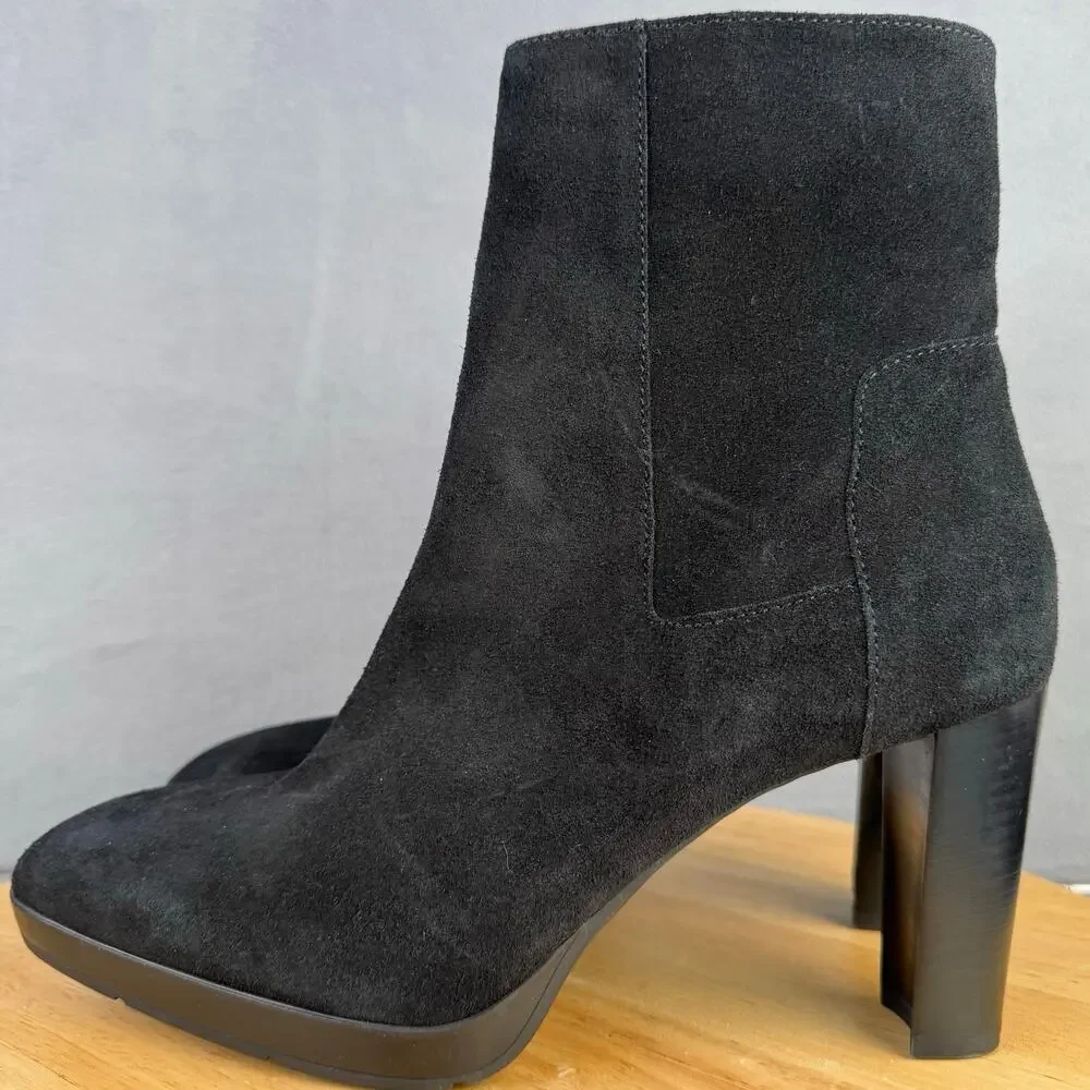 Aquatalia Regan Black Suede Platform Bootie Almond Toe‎ Zip Up Women’s Size 9 US